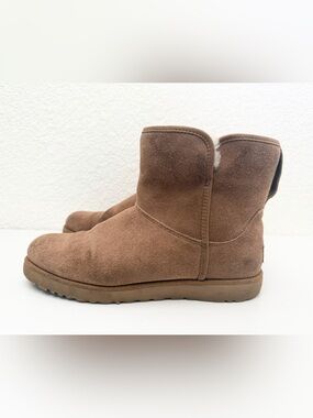UGG Women’s Cory II Suede Short Boot with Shearling Size 8.5